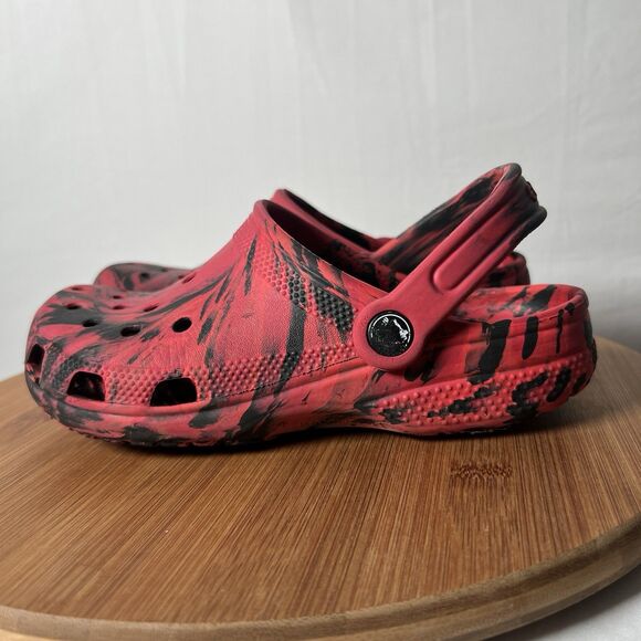 Crocs Classic Clogs Red Black Marble Tie Dye Slip On Comfort Sandals Shoes W6 M4 - Picture 2 of 7